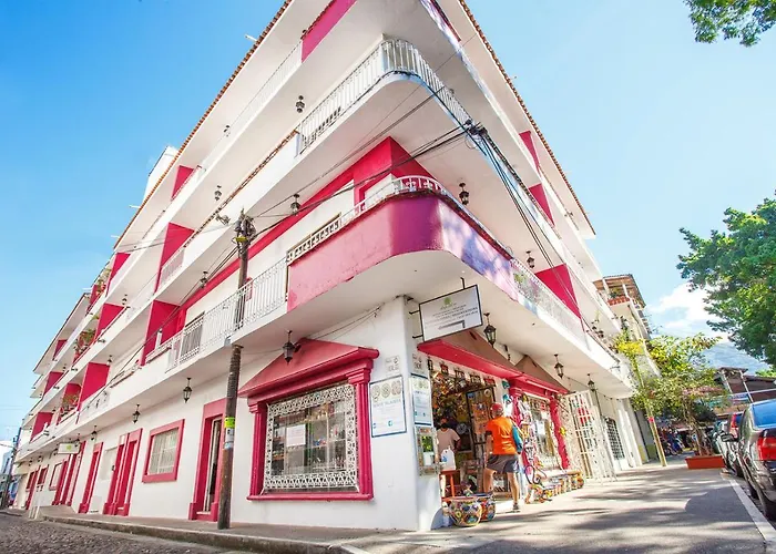 Suites Plaza Del Rio - Family Hotel Malecon Centro